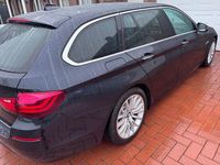 Gebraucht BMW 525 Luxury Line 218 PS (160 kW) 2016 Blau Kombi