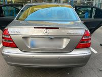 Gebraucht Mercedes E200 163 PS (119 kW) 2005 Silber Limousine