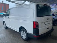 Gebraucht VW T6.1 150 PS (110 kW) 2021 Weiß Van