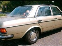 Gebraucht Mercedes 200 109 PS (80 kW) 1982 Grün Limousine