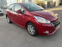 Gebraucht Peugeot 208 Active 92 PS (67 kW) 2013 Rot Kleinwagen