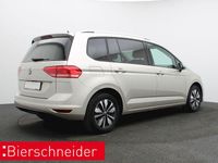 Gebraucht VW Touran S 150 PS (110 kW) 2024 Silber Van / Kleinbus