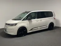Gebraucht VW Multivan Basis 150 PS (110 kW) 2023 Weiß Van / Kleinbus