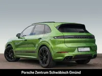 Gebraucht Porsche Cayenne Turbo E-Hybrid 740 PS (544 kW) 2024 Farbe nach wahl: javagrünmetal SUV