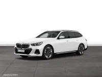 Gebraucht BMW 550e 489 PS (359 kW) 2025 Alpinweiss Kombi