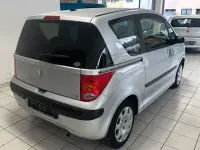 Gebraucht Peugeot 1007 109 PS (80 kW) 2007 Silber Van / Kleinbus