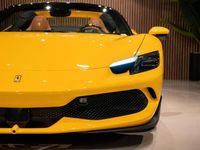 Second-hand Ferrari 296 829 CP (609 kW) 2024 Galben Cabrio