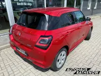Neu Suzuki Swift Comfort 83 PS (61 kW) 2026 Burning red pearl metallic Kleinwagen