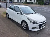 Gebraucht Hyundai i20 Active 101 PS (74 kW) 2017 Weiß Limousine
