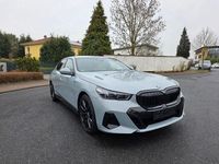 Gebraucht BMW 520 M Sport 208 PS (152 kW) 2024 Grau Limousine