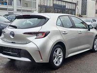 Gebraucht Toyota Corolla Hybrid 98 PS (72 kW) 2023 Silber Limousine