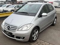 Gebraucht Mercedes A180 116 PS (85 kW) 2011 Polarsilber  metalliclack Kleinwagen