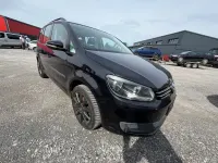 Gebraucht VW Touran Trendline 105 PS (77 kW) 2015 Schwarz Van / Kleinbus
