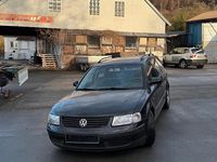 Gebraucht VW Passat 125 PS (91 kW) 1999 Schwarz Kombi