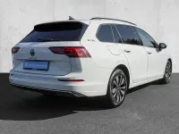 Gebraucht VW Golf VIII Goal 150 PS (110 kW) 2025 Pure white Kombi