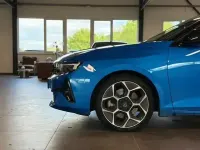 Gebraucht Opel Astra Ultimate 181 PS (133 kW) 2024 Lackierung vertigoblau/ty Kleinwagen