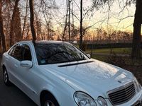 Gebraucht Mercedes E200 122 PS (89 kW) 2006 Weiß Limousine