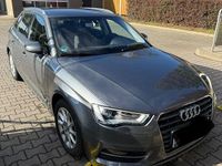 Gebraucht Audi A3 Sportback Attraction 110 PS (80 kW) 2015 Grau Kleinwagen
