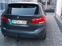 Gebraucht BMW 218 150 PS (110 kW) 2015 Grau Van / Kleinbus
