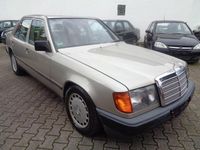 Gebraucht Mercedes E230 131 PS (96 kW) 1988 Gold Limousine