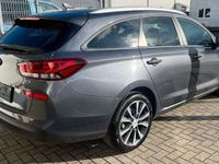 gebraucht Hyundai i30 cw YES! Plus LED/NAVI/SHZ/KAM/APP/LHZ/KEYLES