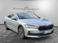 Gebraucht Skoda Superb Selection 150 PS (110 kW) 2024 Pebble silber metallic Kombi