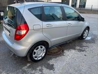 Gebraucht Mercedes A150 95 PS (69 kW) 2011 Silber Limousine