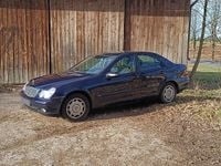 Gebraucht Mercedes C200 116 PS (85 kW) 2003 Blau Limousine