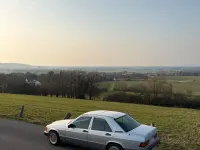 Gebraucht Mercedes 190 109 PS (80 kW) 1992 Silber Limousine