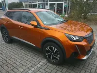 Gebraucht Peugeot 2008 Allure 131 PS (96 kW) 2021 Orange fusion SUV