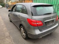 Gebraucht Mercedes B180 109 PS (80 kW) 2012 Grau Van / Kleinbus