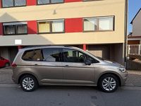 Gebraucht VW Touran Highline 190 PS (139 kW) 2017 Gold Van / Kleinbus