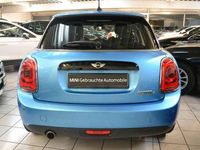 Gebraucht Mini Cooper D 116 PS (85 kW) 2016 Electric blue ii metallic Kleinwagen