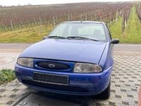 Gebraucht Ford Fiesta Style 50 PS (36 kW) 1999 Violet Kleinwagen