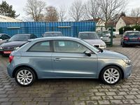 Gebraucht Audi A1 Attraction 105 PS (77 kW) 2011 Blau Kleinwagen