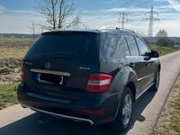 Second-hand Mercedes ML320 224 CP (164 kW) 2009 Negru SUV
