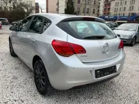 Gebraucht Opel Astra Edition 116 PS (85 kW) 2010 Silber Limousine