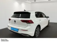 Gebraucht VW Golf VIII Active 150 PS (110 kW) 2023 Weiss Limousine