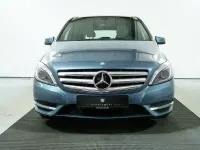 Gebraucht Mercedes B250 211 PS (155 kW) 2014 Blau Kleinwagen
