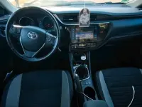 Gebraucht Toyota Auris 116 PS (85 kW) 2016 Schwarz Kleinwagen