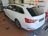 Gebraucht Skoda Superb 156 PS (114 kW) 2022 Moonweiß Kombi