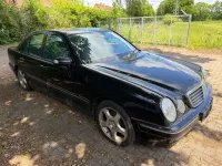Gebraucht Mercedes E270 170 PS (125 kW) 2001 Obsidianschwarz  metalliclack Limousine