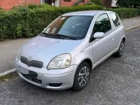 Gebraucht Toyota Yaris 65 PS (47 kW) 2004 Silber Kleinwagen