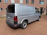 Gebraucht VW Transporter 102 PS (75 kW) 2017 Silber Van