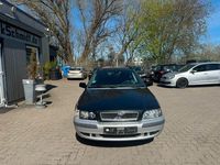 Gebraucht Volvo V40 122 PS (89 kW) 2003 Schwarz Kombi