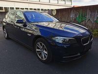 Gebraucht BMW 525 Sport Line 218 PS (160 kW) 2015 Blau Kombi