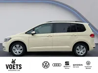 Neu VW Touran Trendline 150 PS (110 kW) 2026 Beige Van / Kleinbus
