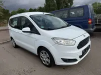 Gebraucht Ford Tourneo Courier Trend 101 PS (74 kW) 2015 Frostweiß Van / Kleinbus