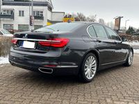 Gebraucht BMW 730 265 PS (194 kW) 2016 Grau Limousine