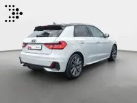 Gebraucht Audi A1 Sportback S-Line 95 PS (69 kW) 2023 Gletscherweiß metallic Kleinwagen